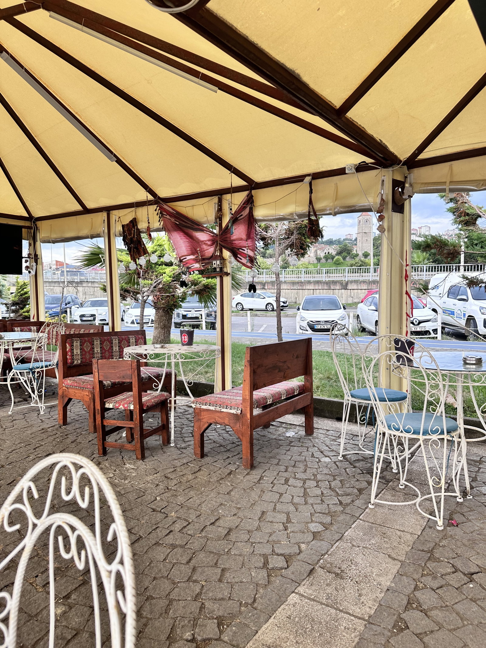 Meşhur Sahi̇L Balikçisi Bulvar Büfe