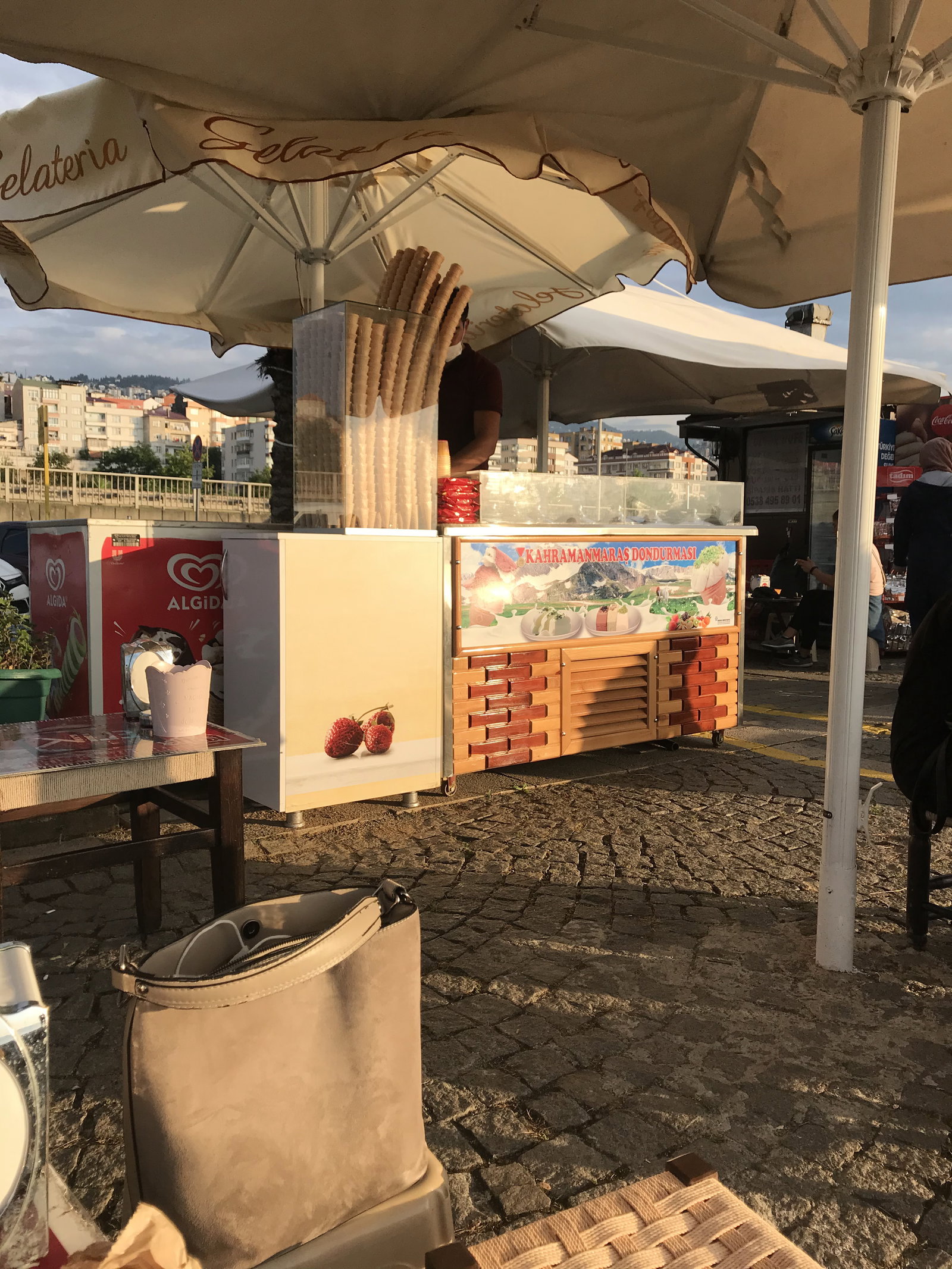 Meşhur Sahi̇L Balikçisi Bulvar Büfe