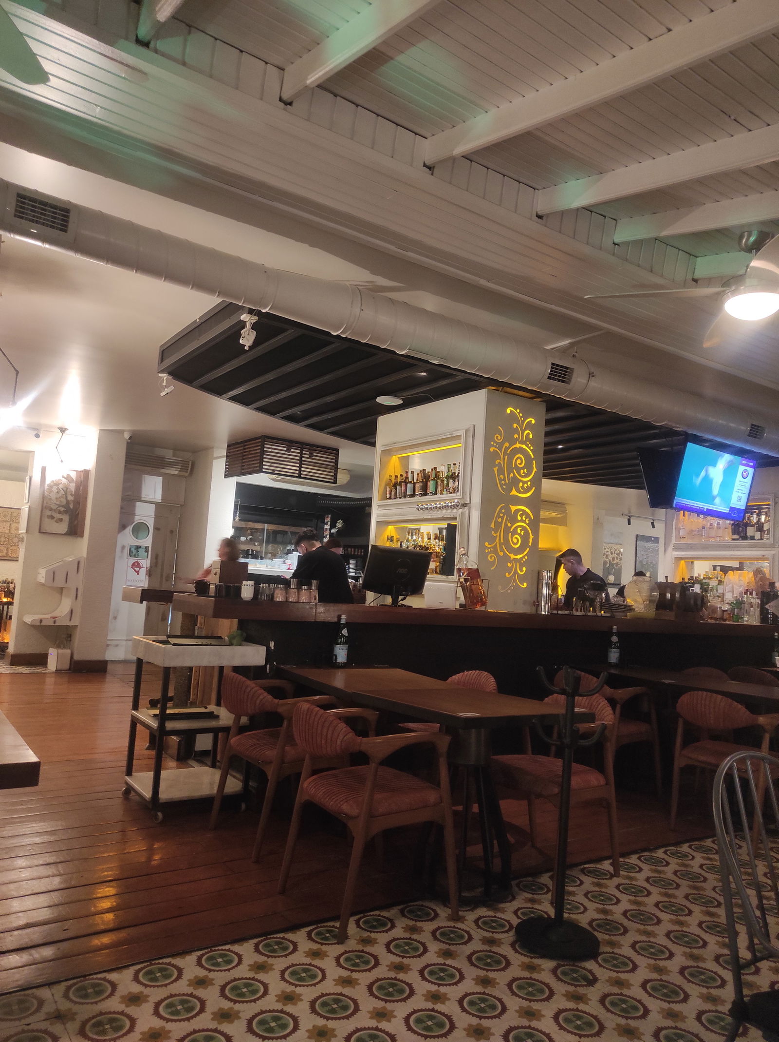 Maki Restoran Uğur Mumcu