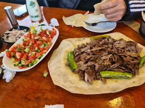 Adem Usta Döner İskender resimleri