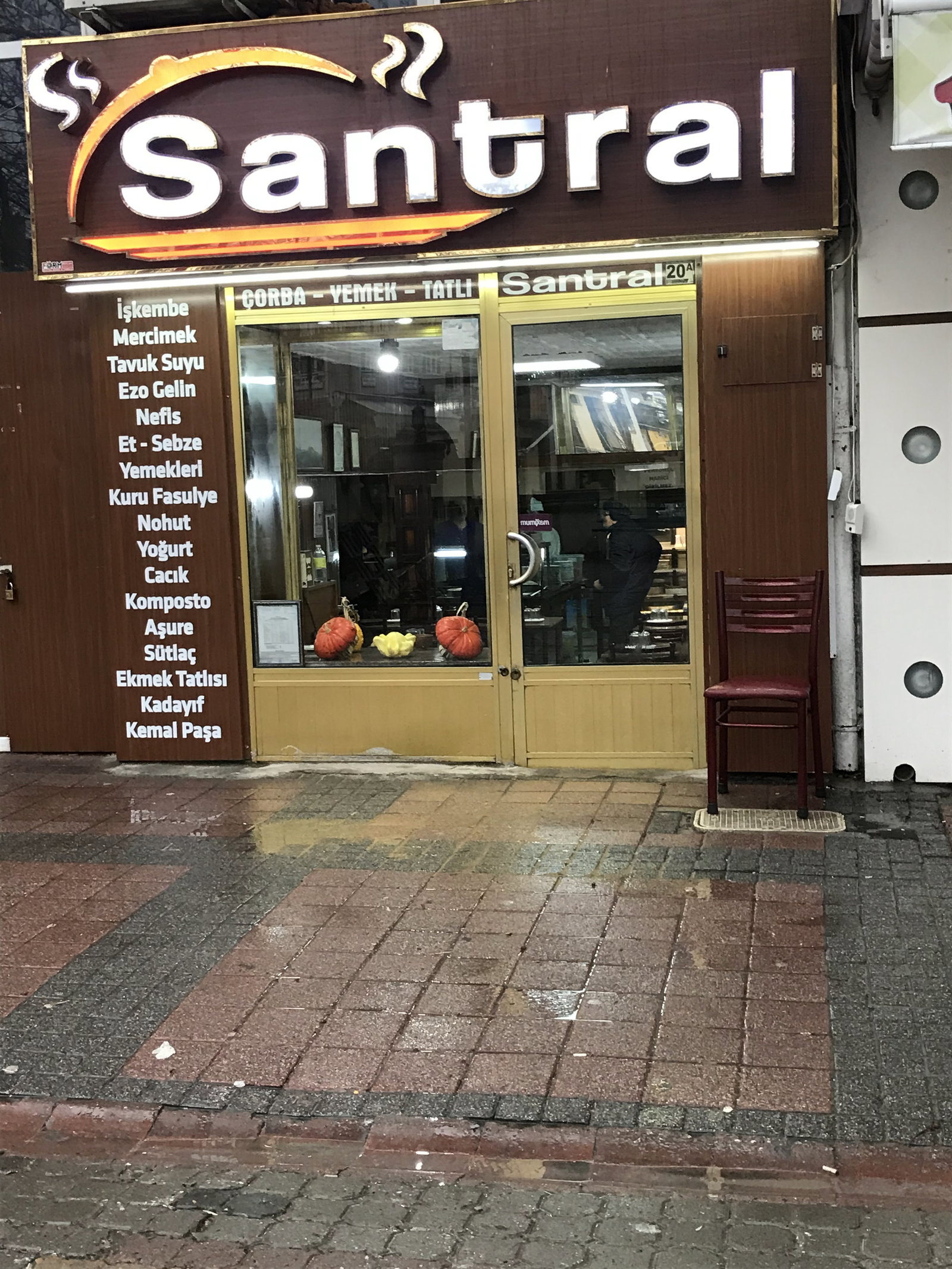 Santral Iskembe Salonu