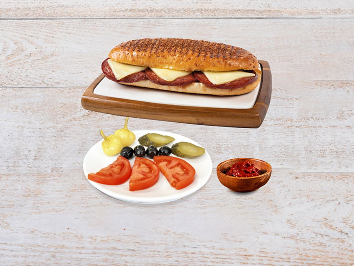 Köfteci Yusuf Sucuklu Kaşarlı Tost