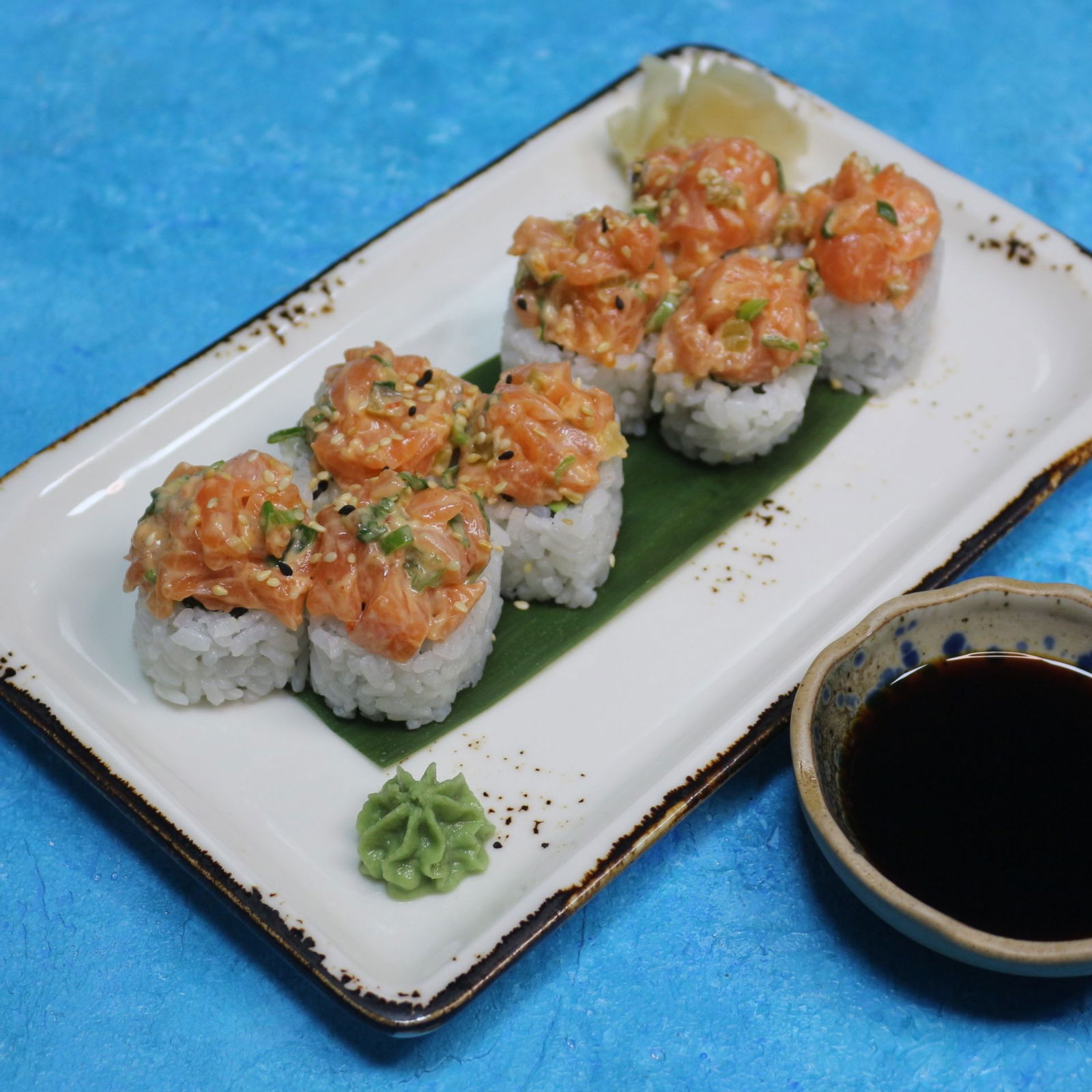 Sake Tartar Roll (8 pcs.)