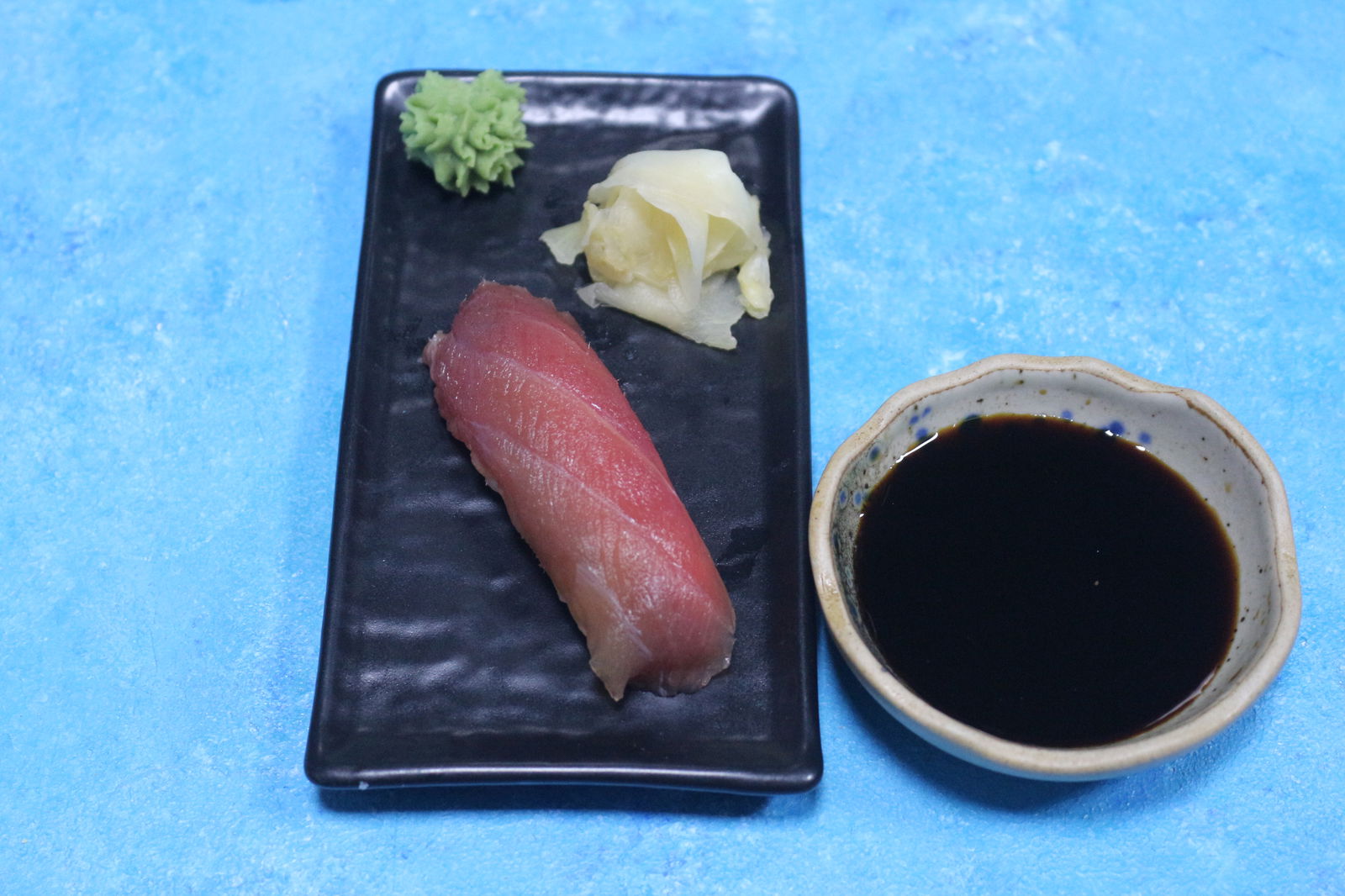 Maguro Nigiri (1 pcs.)