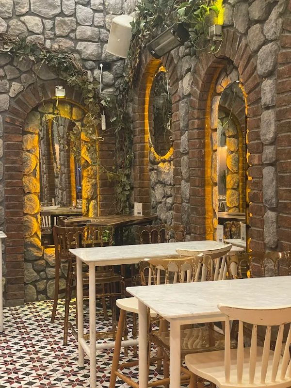 Perlavita Bistro Cafe Bar