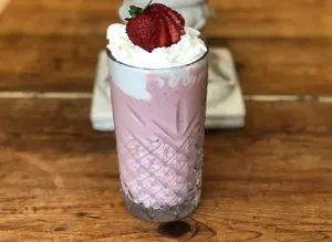 Muzlu Çilekli Milkshake