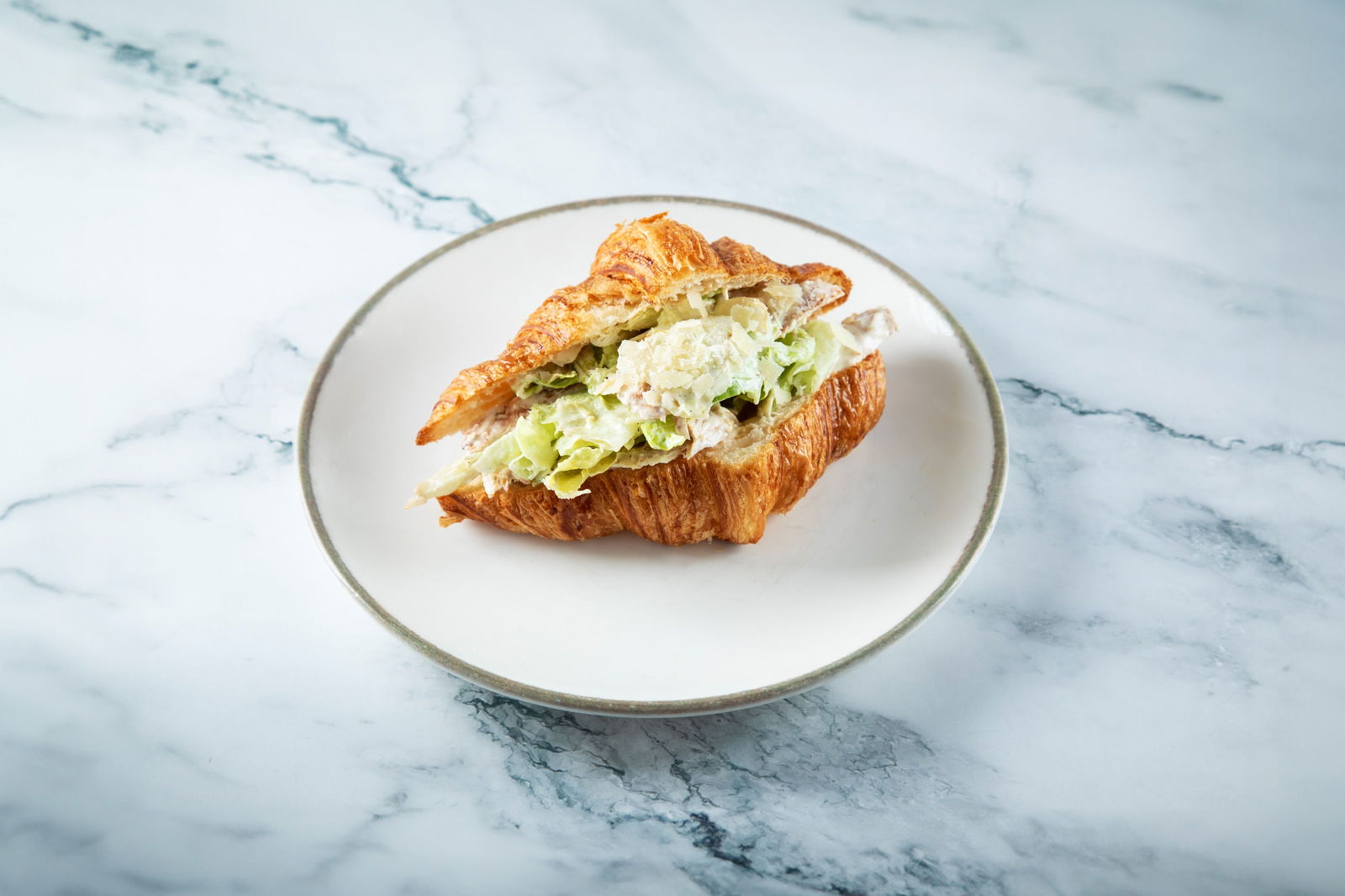 Tavuklu Sezar Salatalı Kruvasan