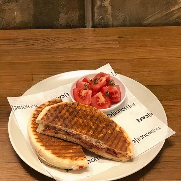 Sucuklu & Kaşarlı Bazlama Tost