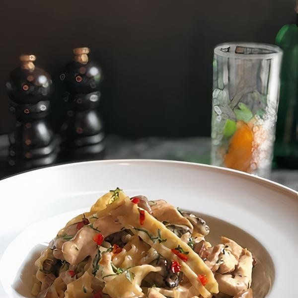 Tavuklu & Porçini Mantarlı Makarna