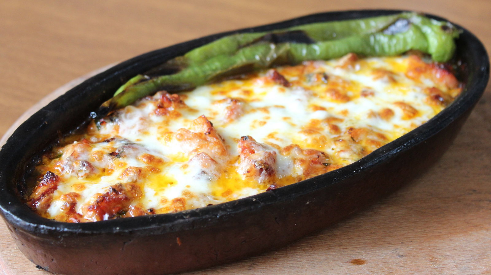 Kiremitte Kaşarlı Mantarlı Tavuk