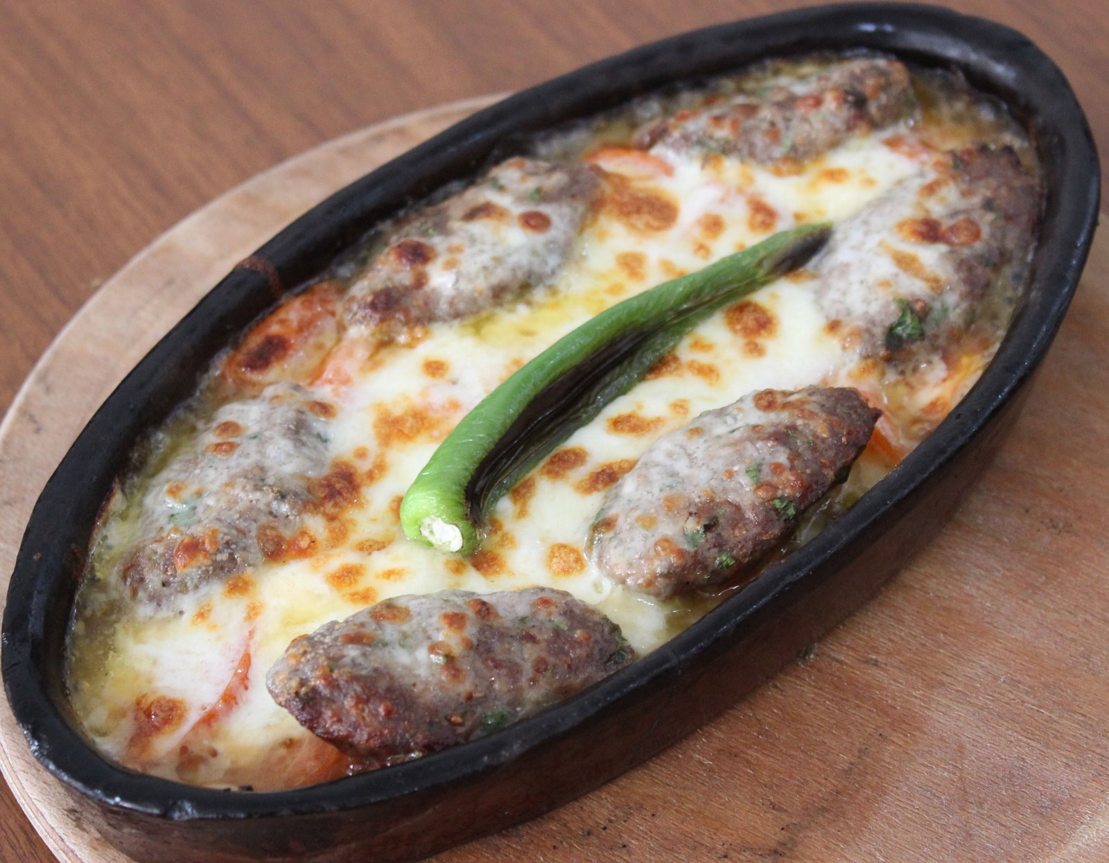 Kiremitte Kaşarlı Köfte