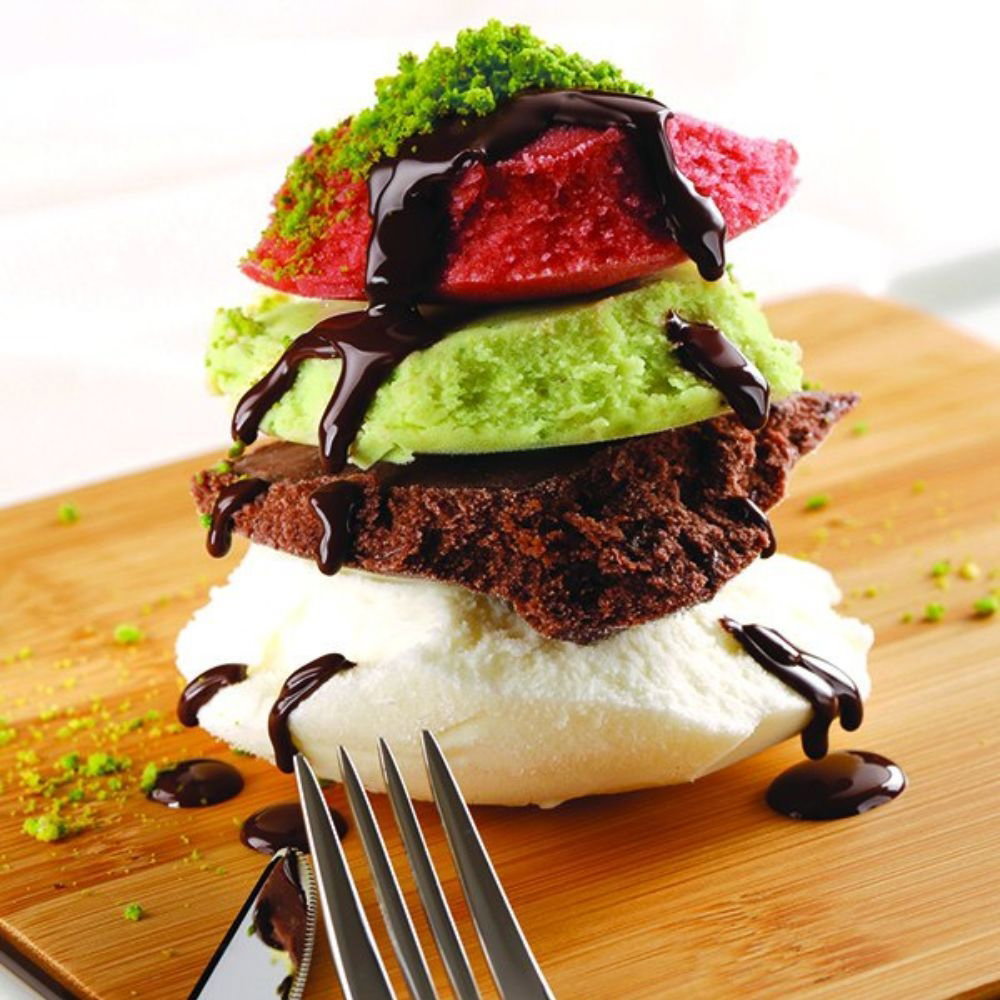 Kat Kat Artan Tatlar Dondurma