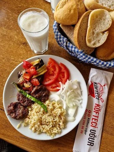 Köfteci̇ Uğur Bergama Köfte