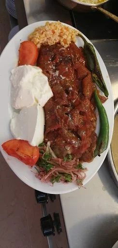 Köfteci̇ Uğur Bergama Köfte