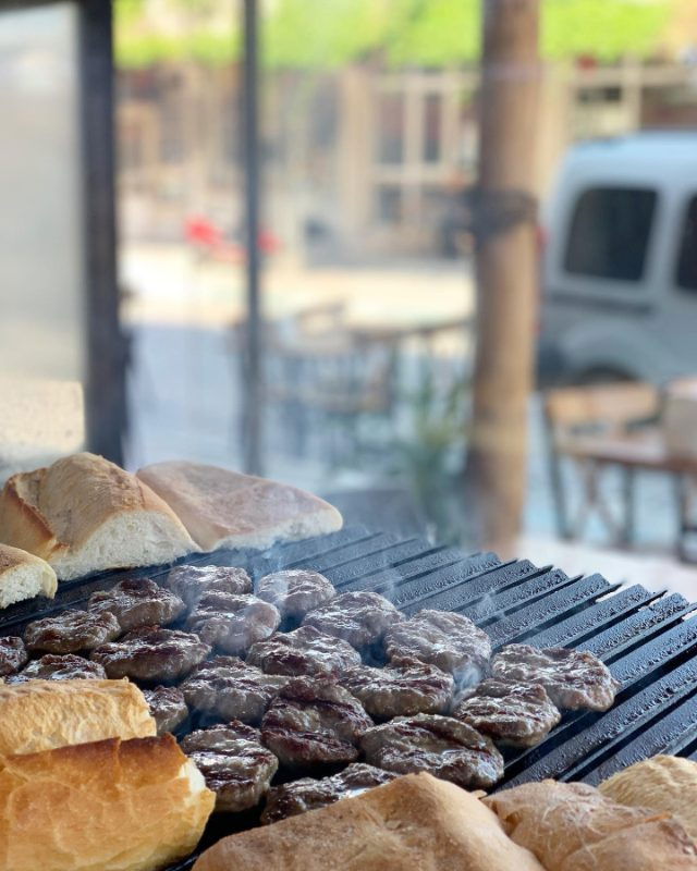 Köfteci̇ Uğur Bergama Köfte