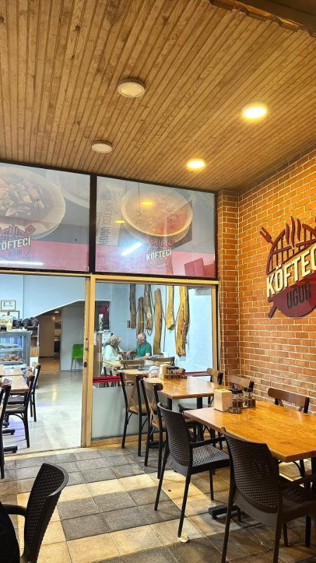 Köfteci̇ Uğur Bergama Köfte