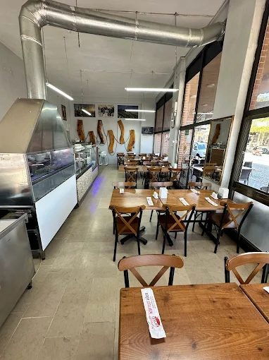 Köfteci̇ Uğur Bergama Köfte