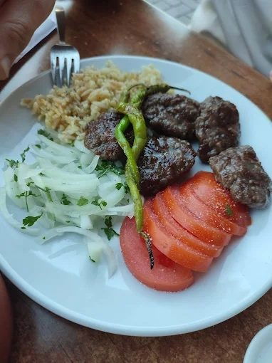 Köfteci̇ Uğur Bergama Köfte
