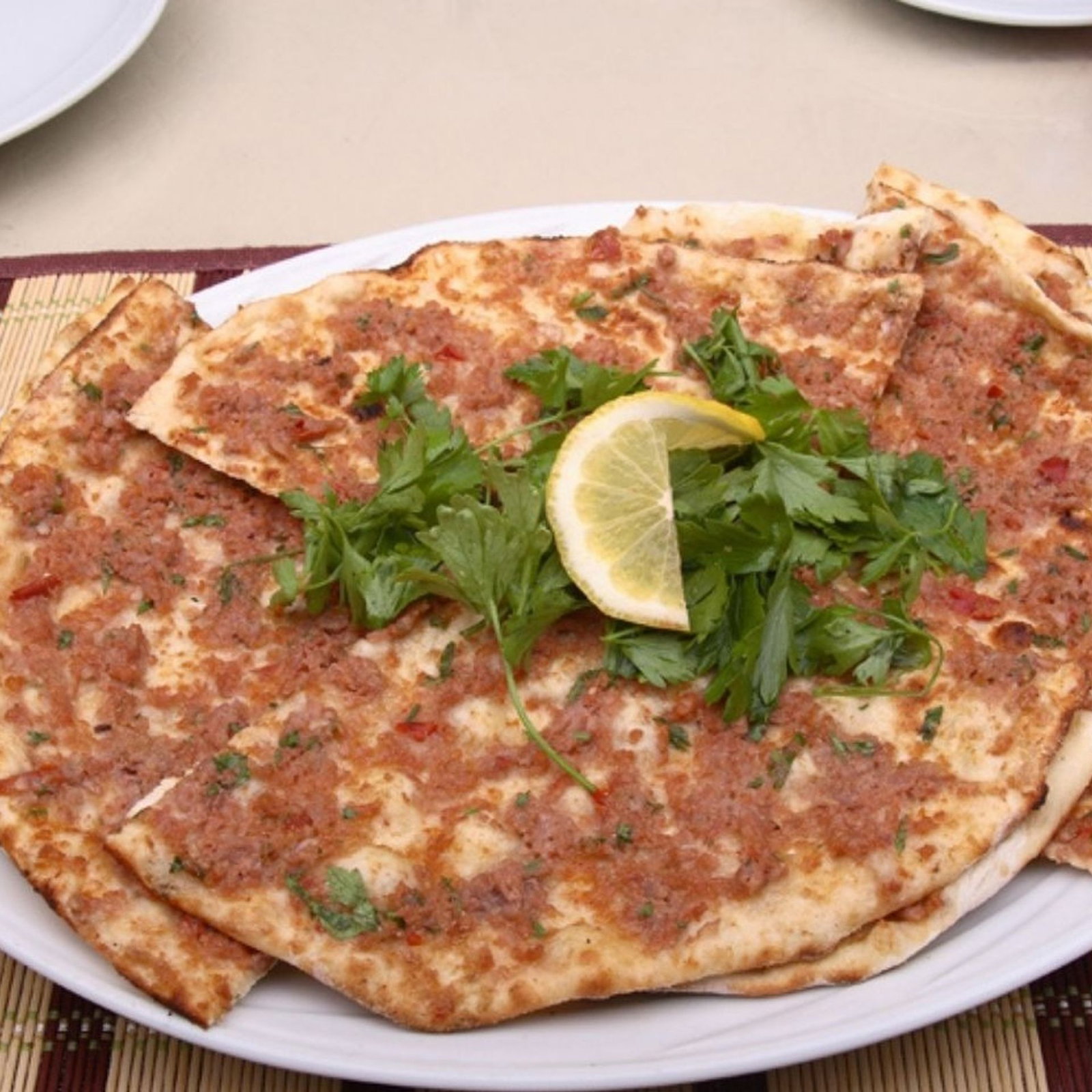 2'li Lahmacun & Ayran Menü