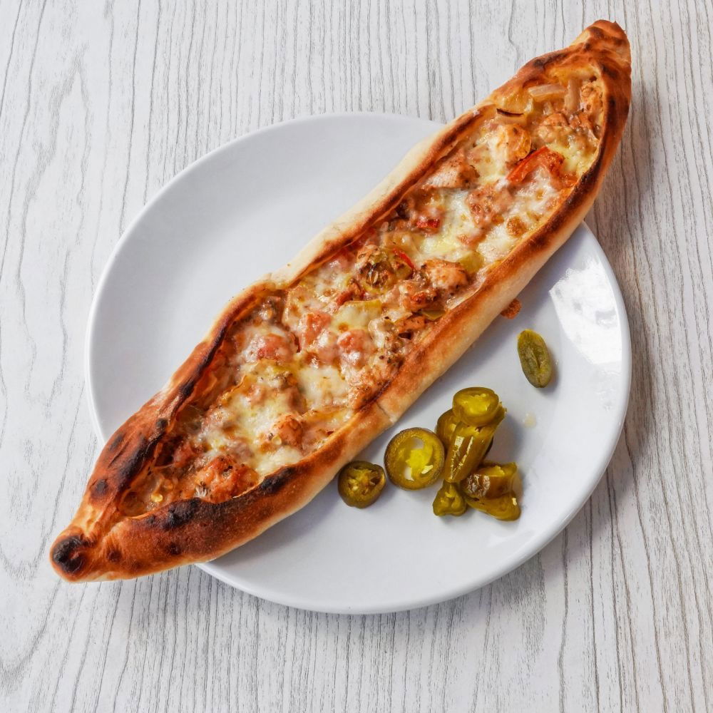 Tavuklu Kaşarlı Mantarlı Pide