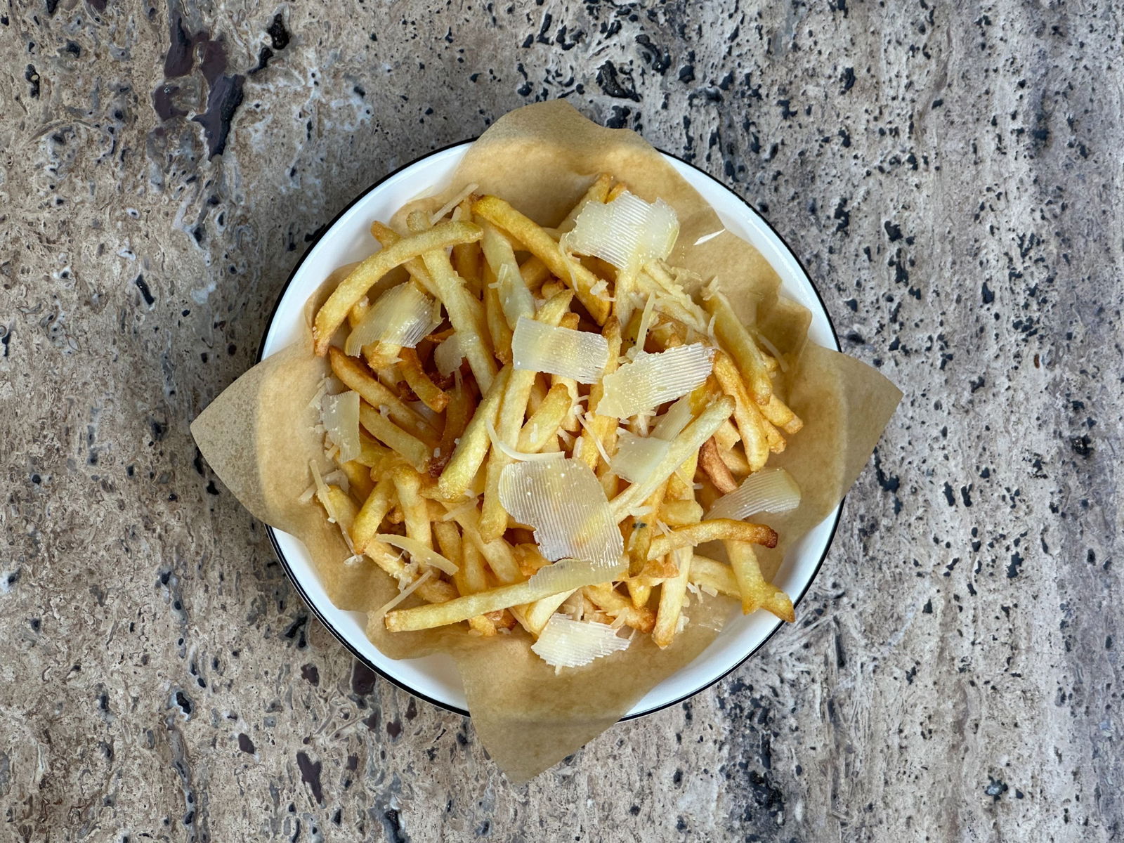 Parmesanlı Trüflü İnce Patates Kızartması