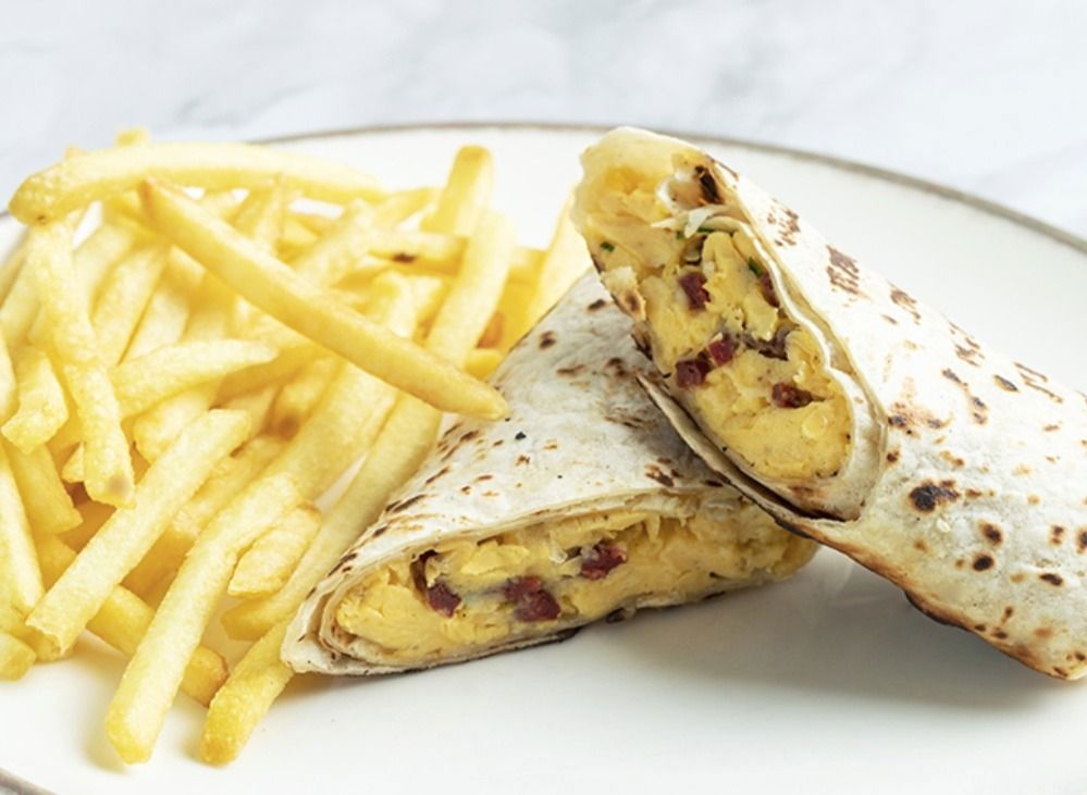 Sucuklu Peynirli Scrambled Burrito