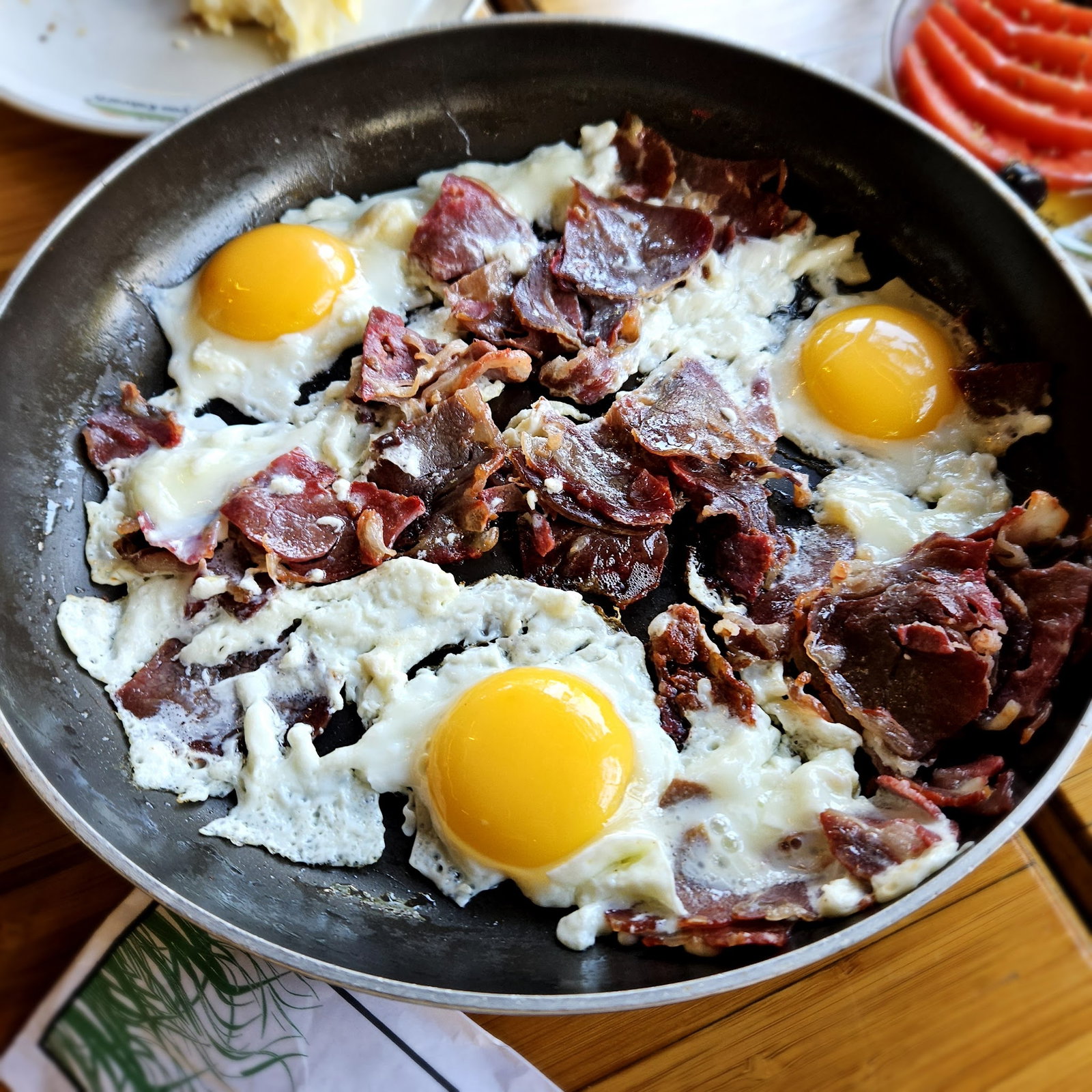 Afyon Cumhuriyet Sucukları Kahvaltı Salonu