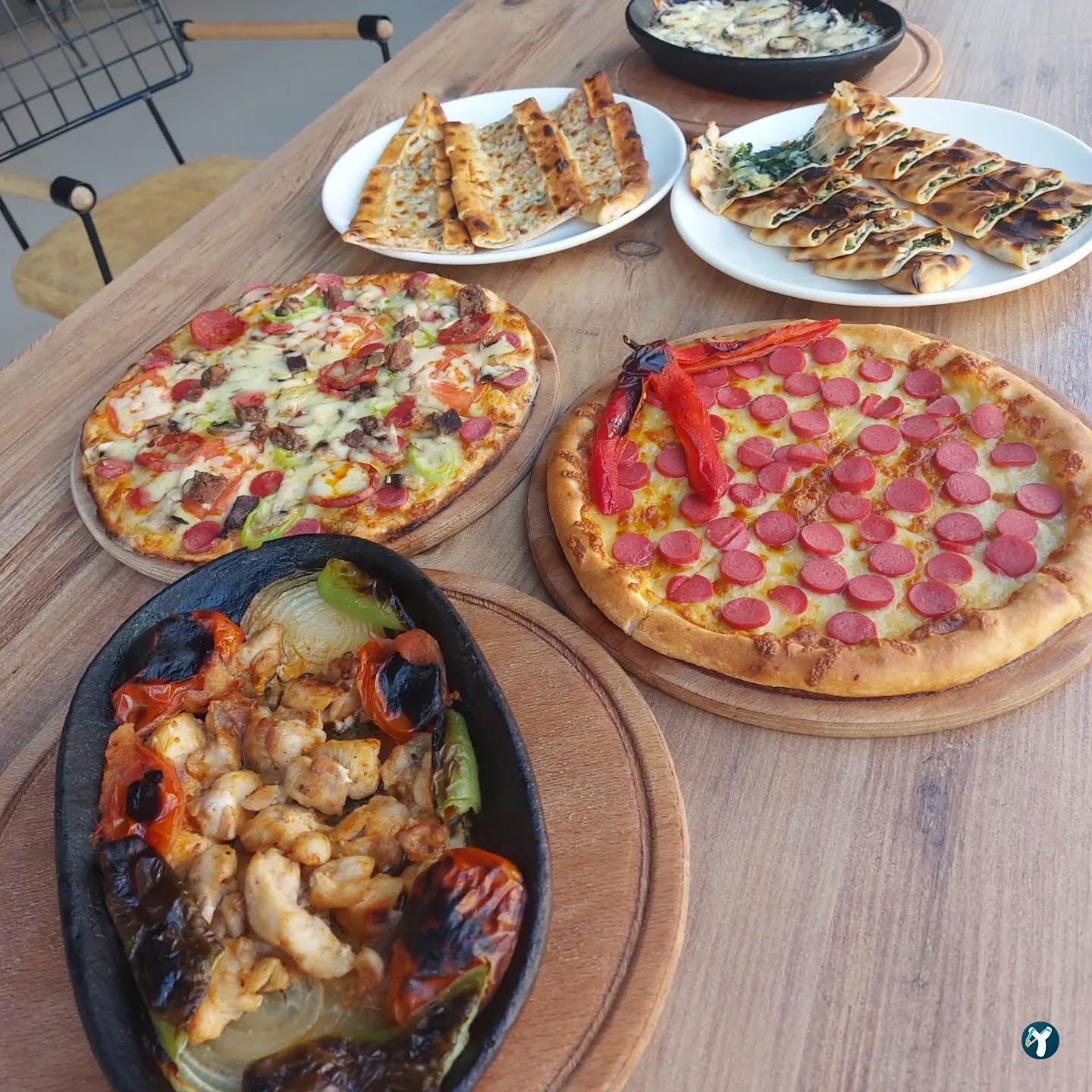 Efsane pide pizza çorba kebap salonu