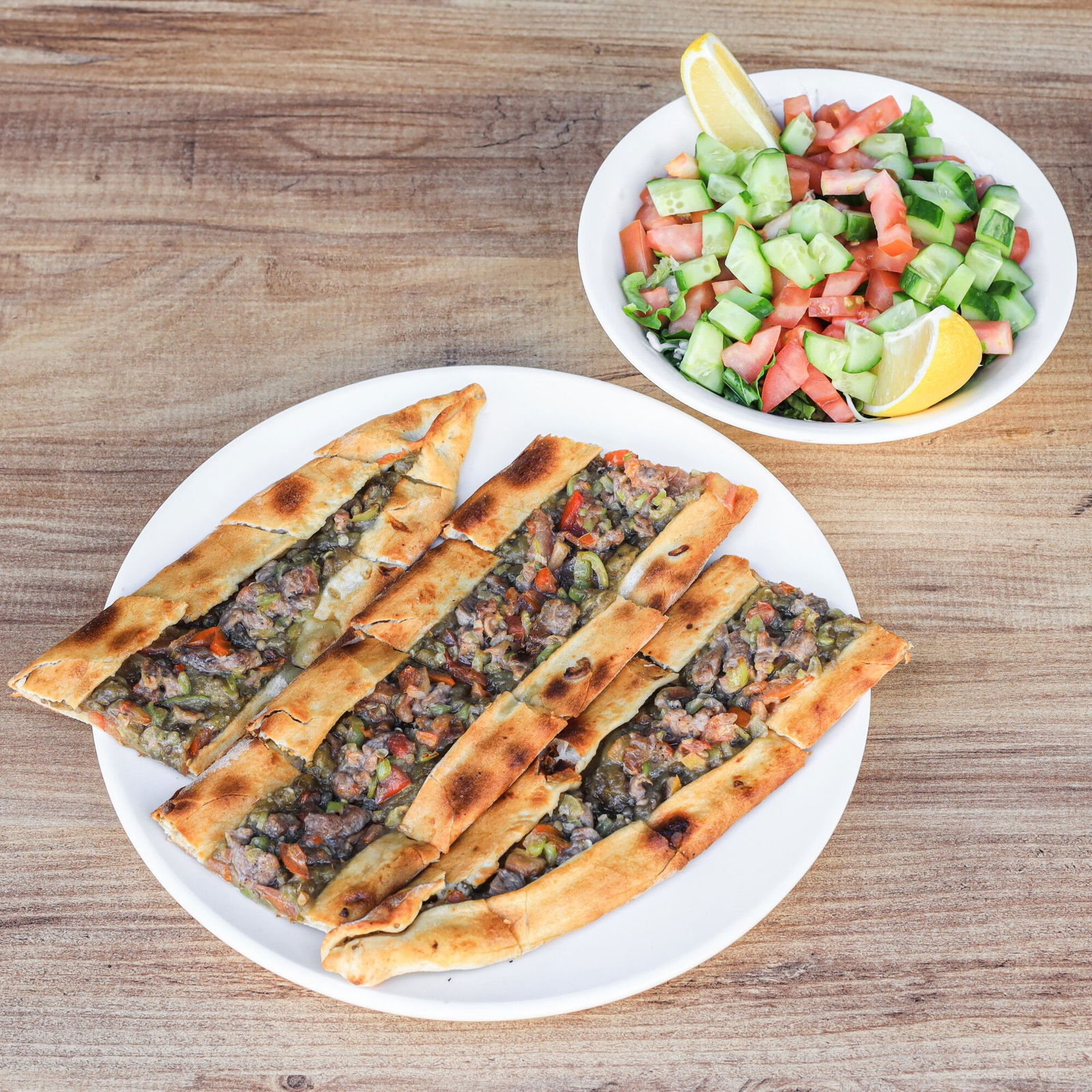 Közlenmiş Patlıcanlı Kuşbaşılı Pide