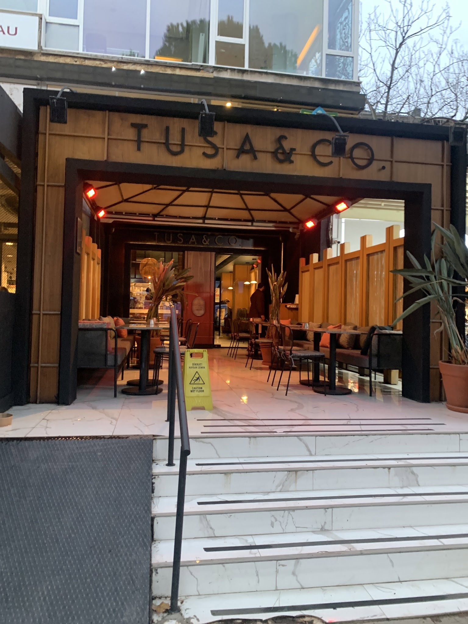 Tusa & Co.