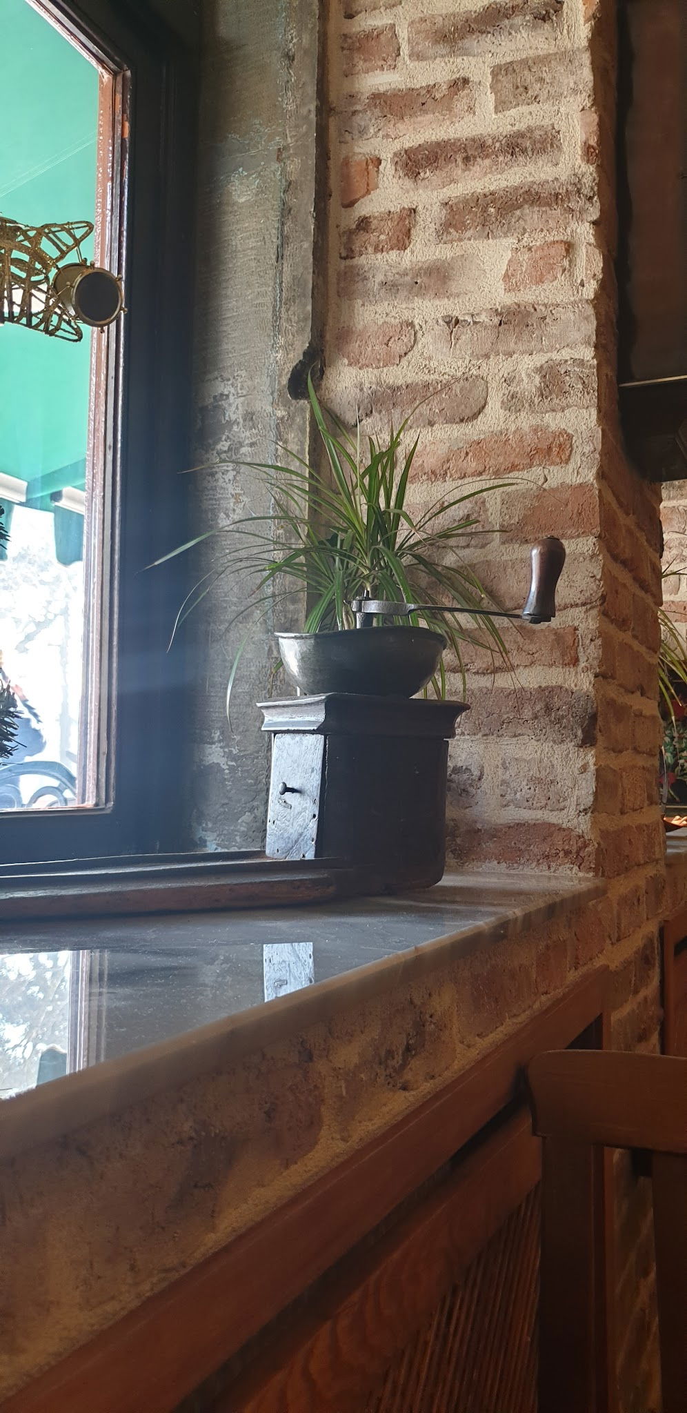 Alman Cafe Valikonağı