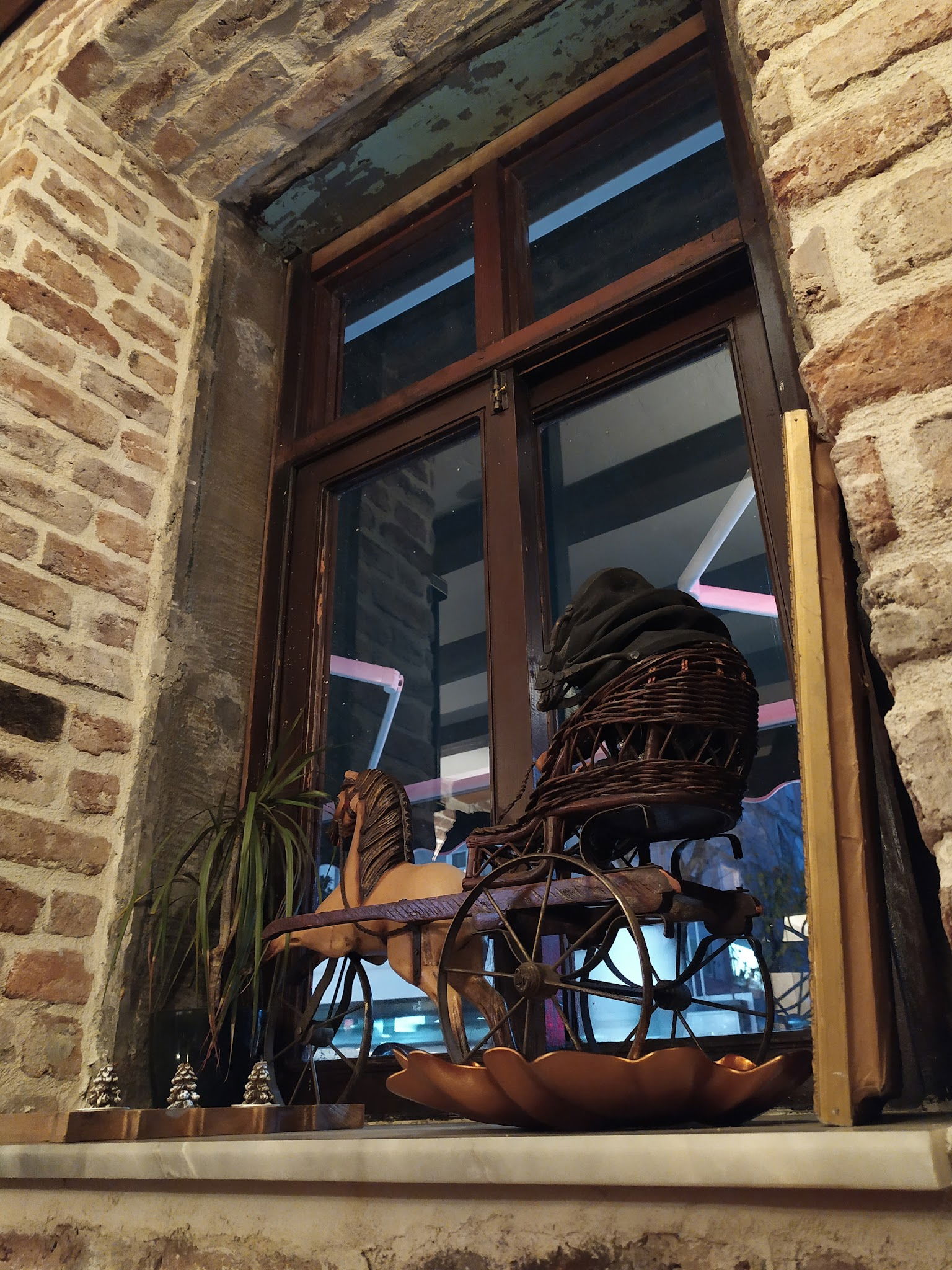 Alman Cafe Valikonağı