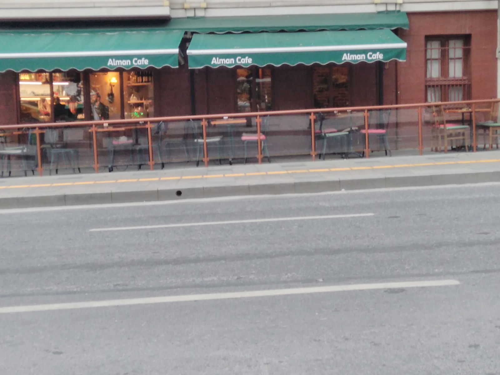 Alman Cafe Valikonağı