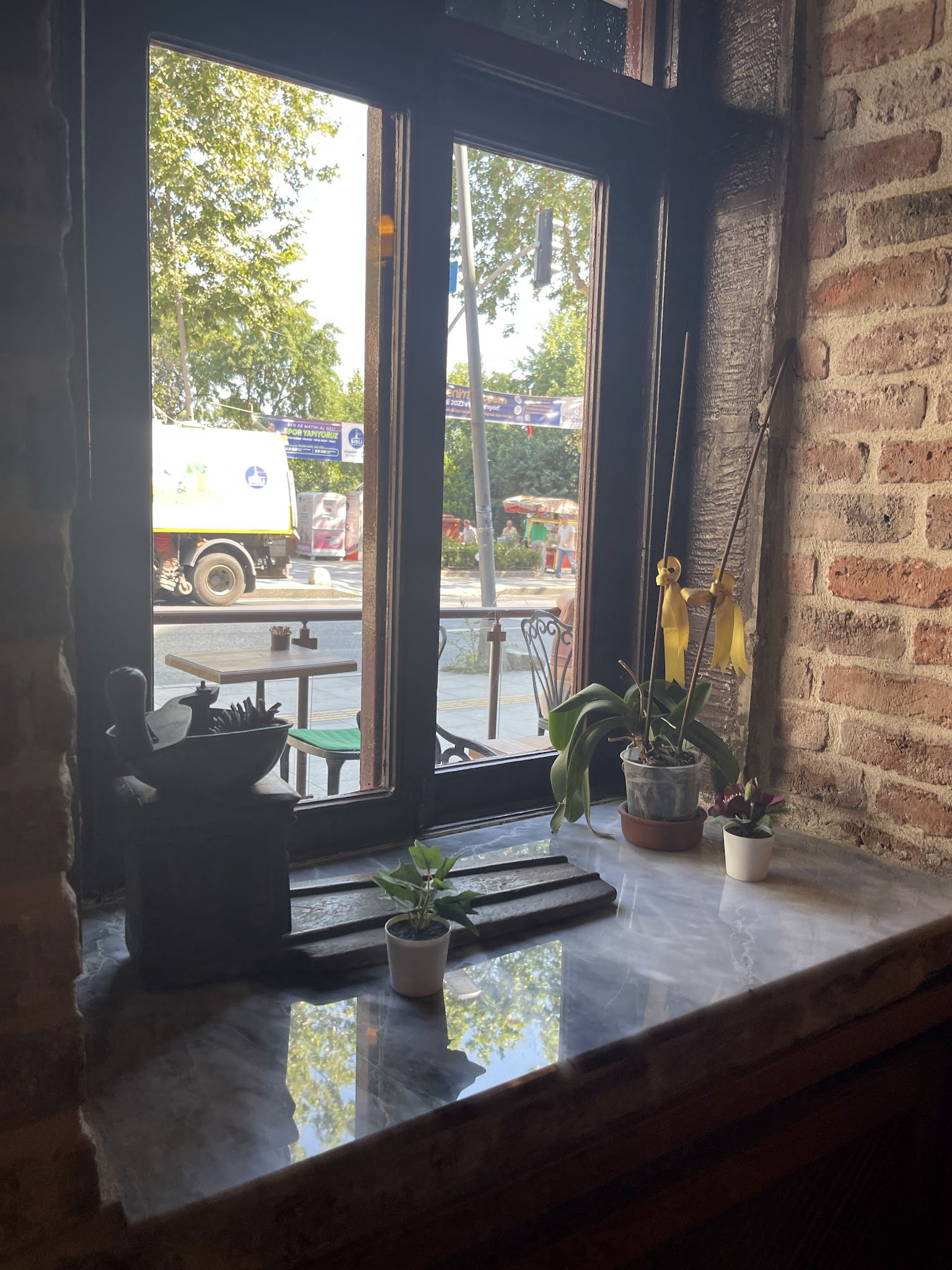 Alman Cafe Valikonağı