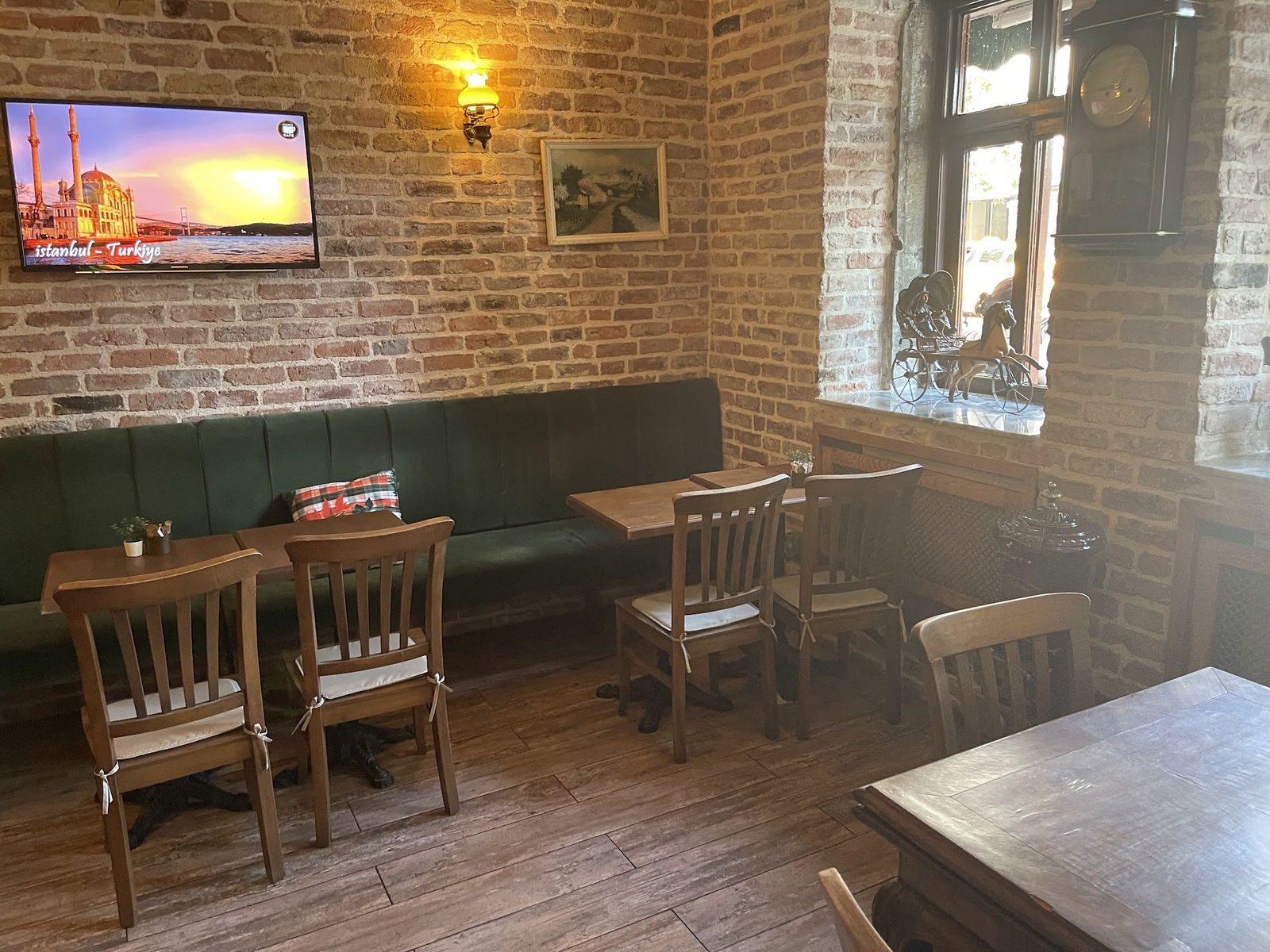 Alman Cafe Valikonağı