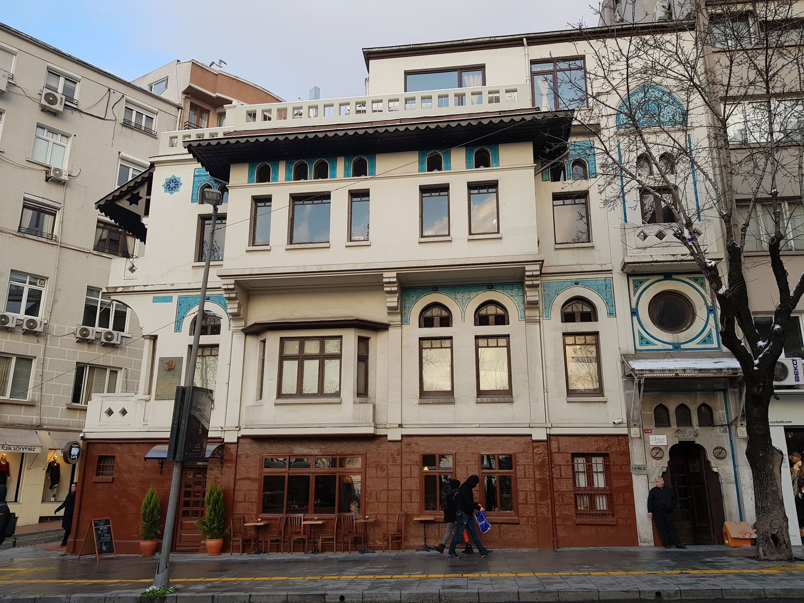 Alman Cafe Valikonağı