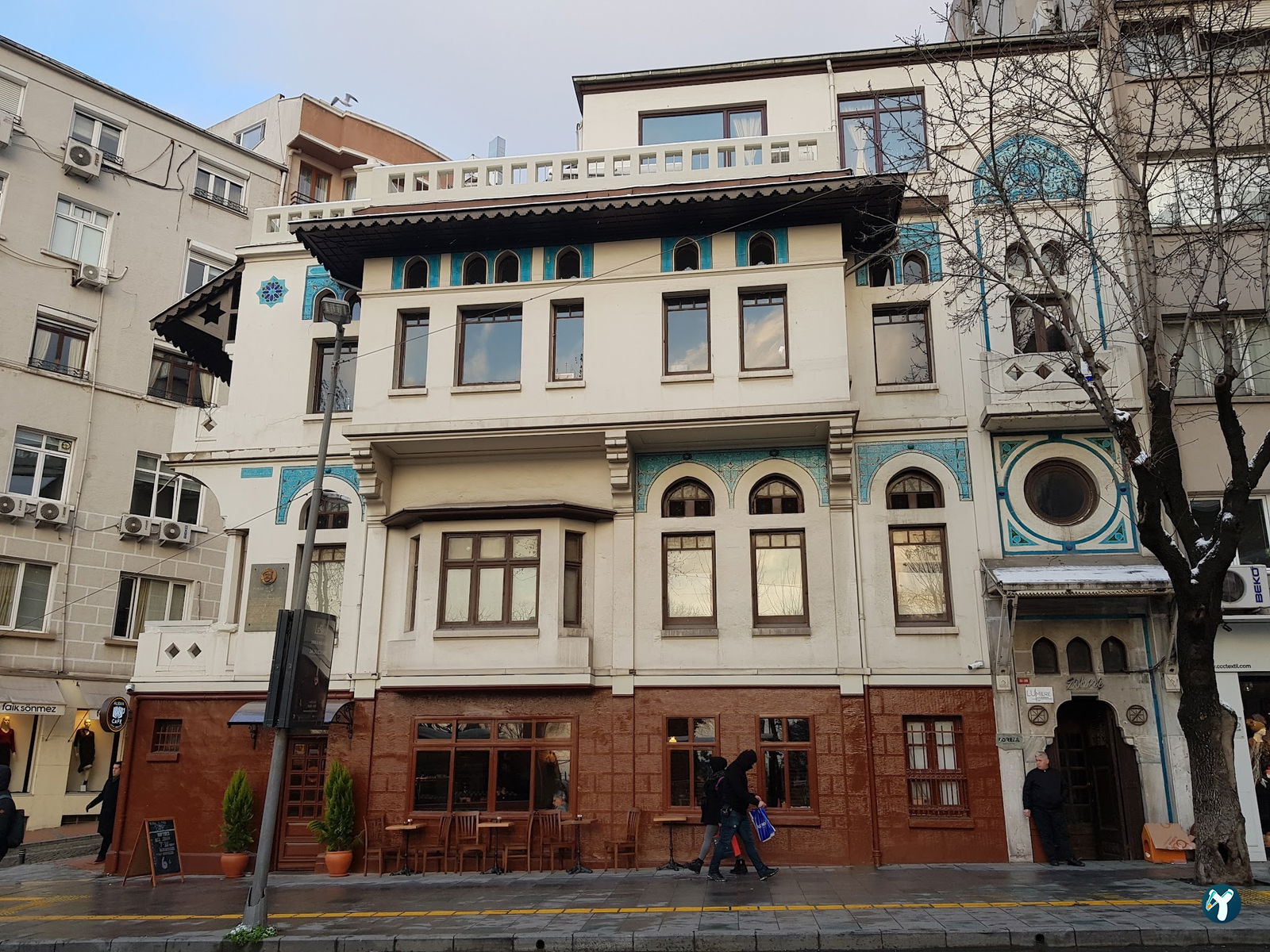 Alman Cafe Valikonağı