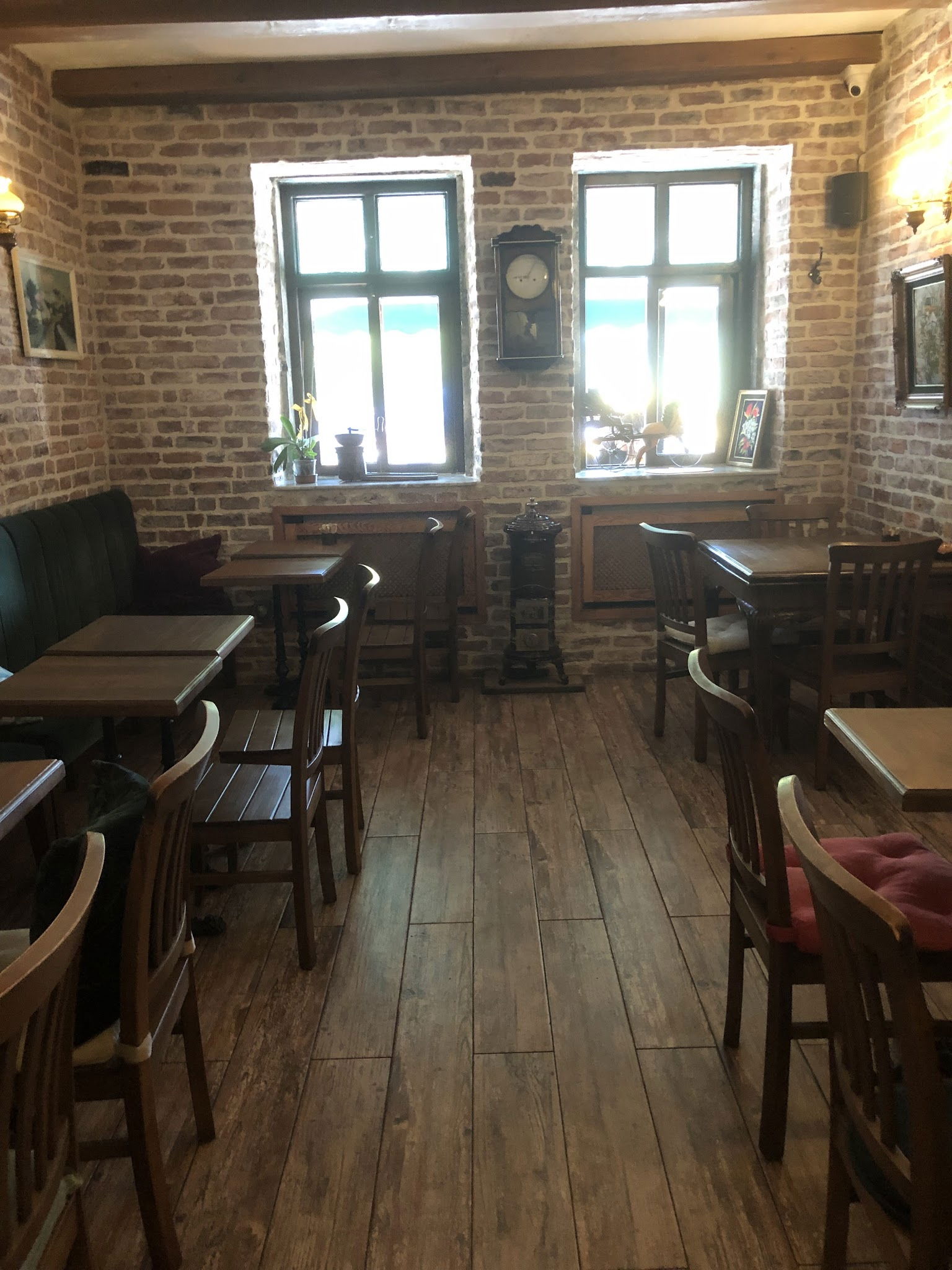 Alman Cafe Valikonağı