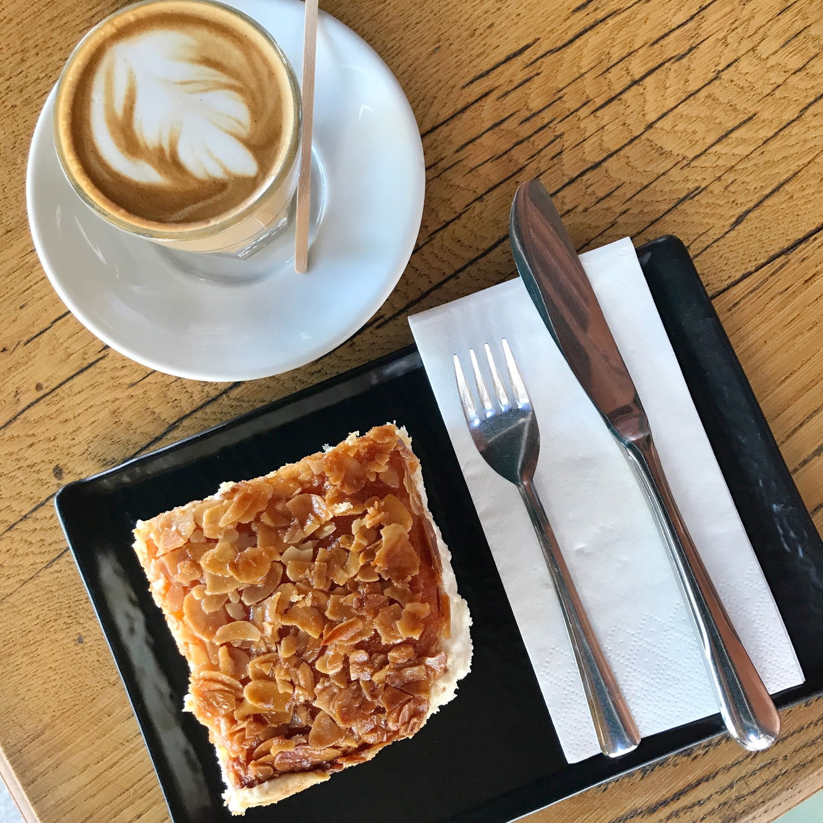 Alman Cafe Valikonağı