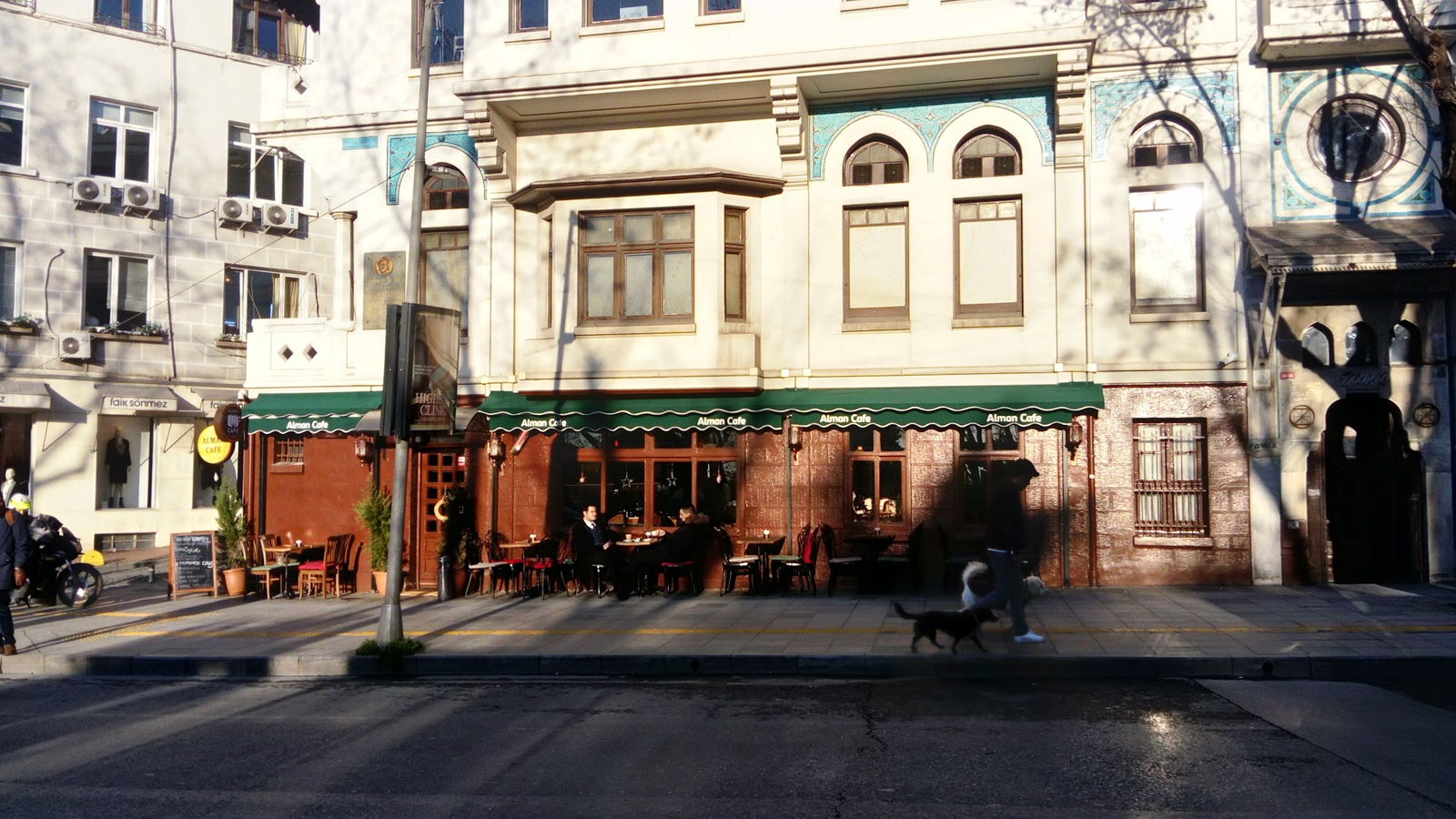 Alman Cafe Valikonağı