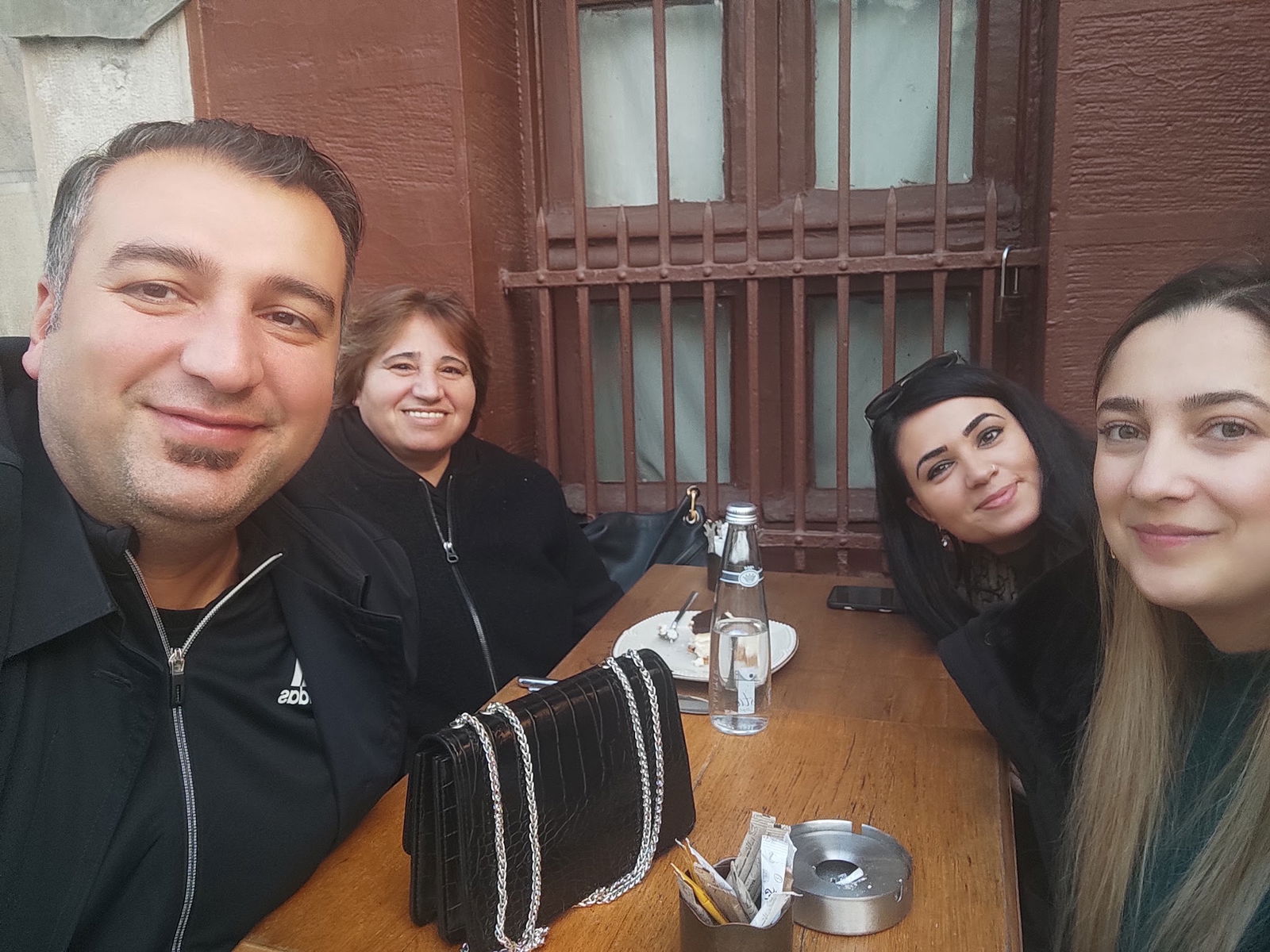 Alman Cafe Valikonağı