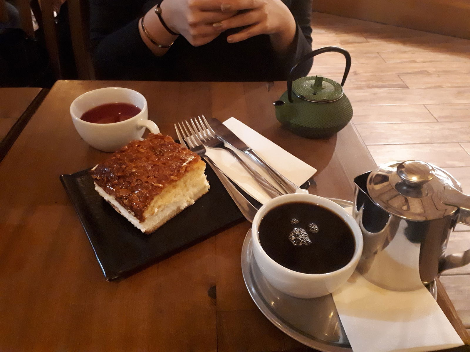 Alman Cafe Valikonağı