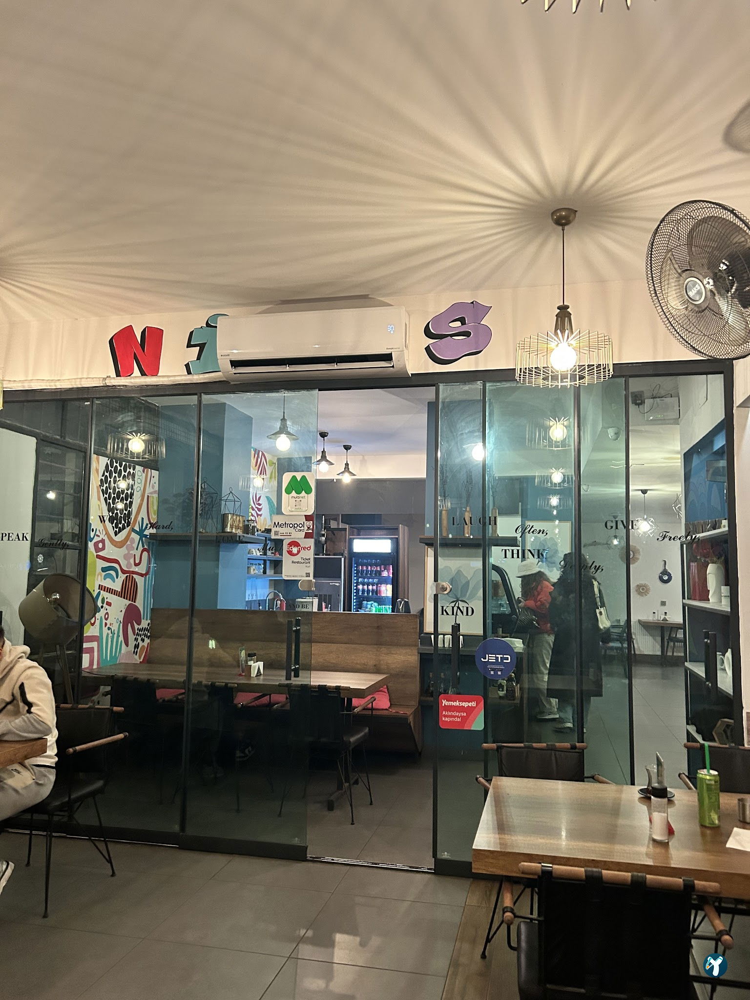 Nikas Cafe