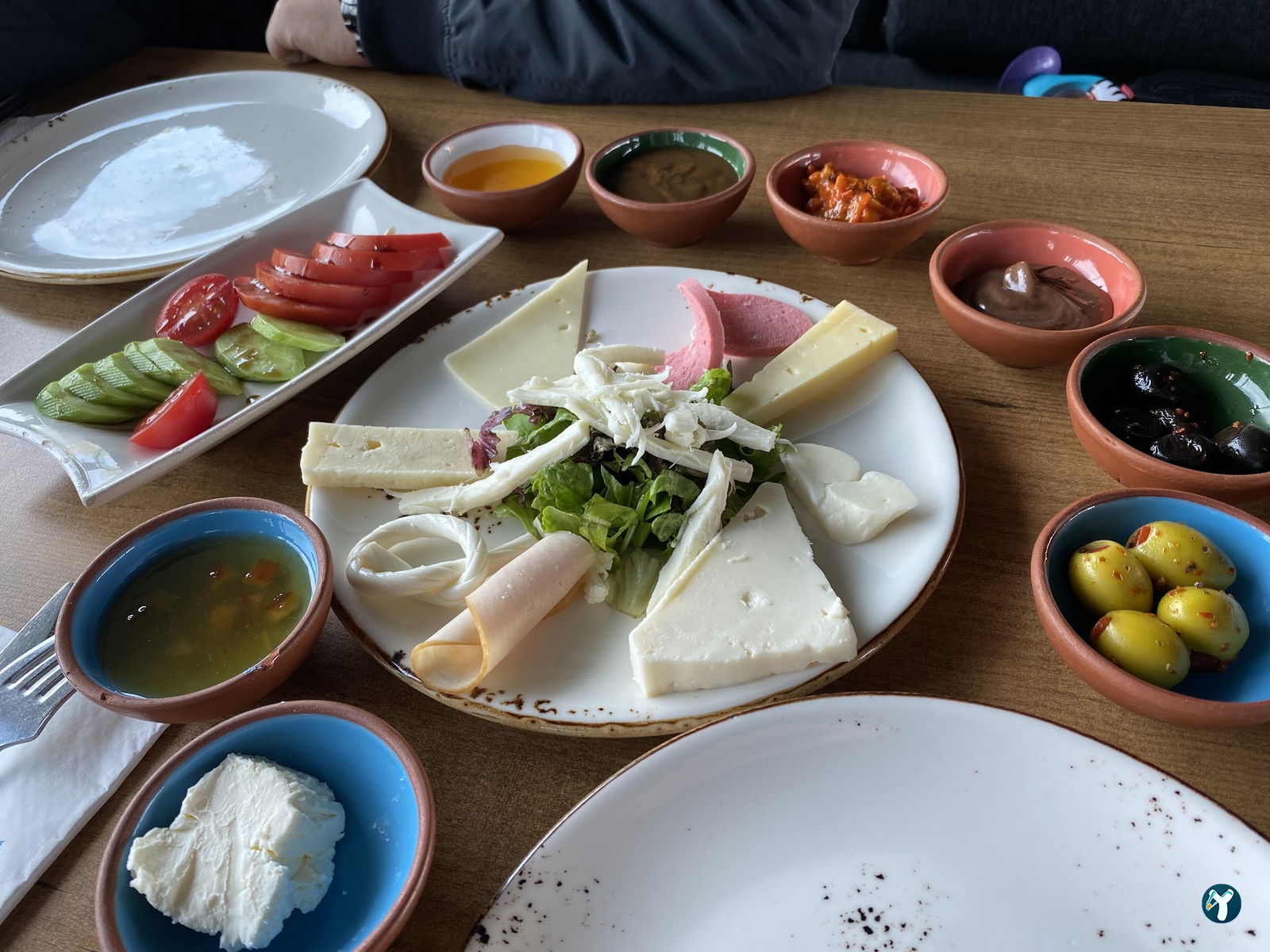 Lucksha Cafe & Restaurant