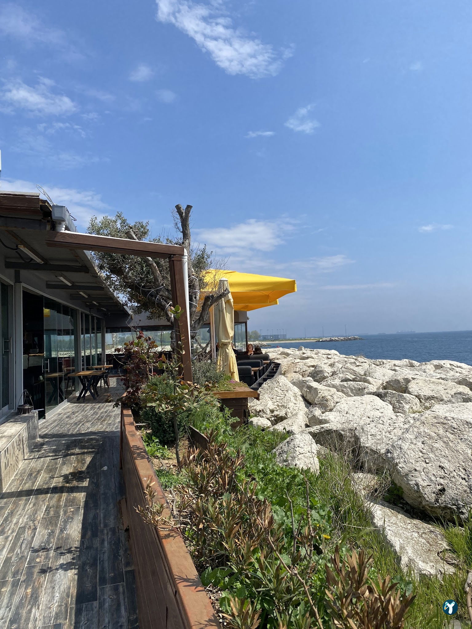 Lucksha Cafe & Restaurant