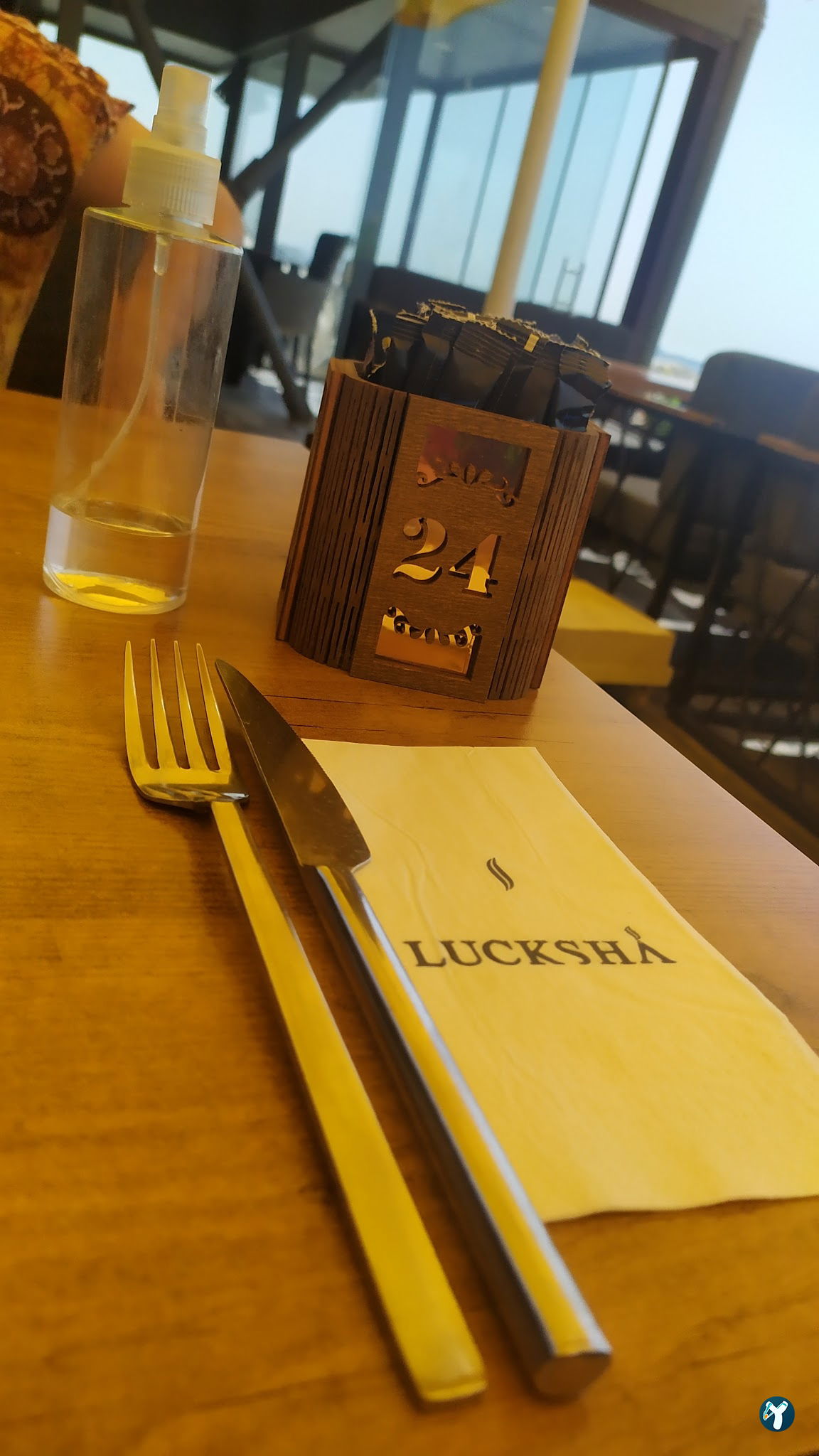 Lucksha Cafe & Restaurant