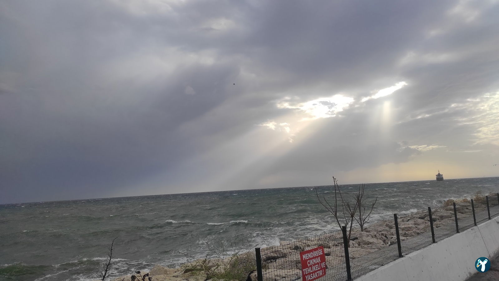 Lucksha Cafe & Restaurant