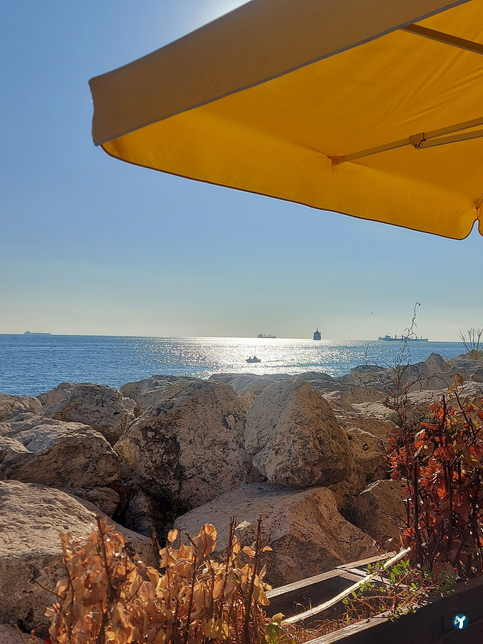 Lucksha Cafe & Restaurant