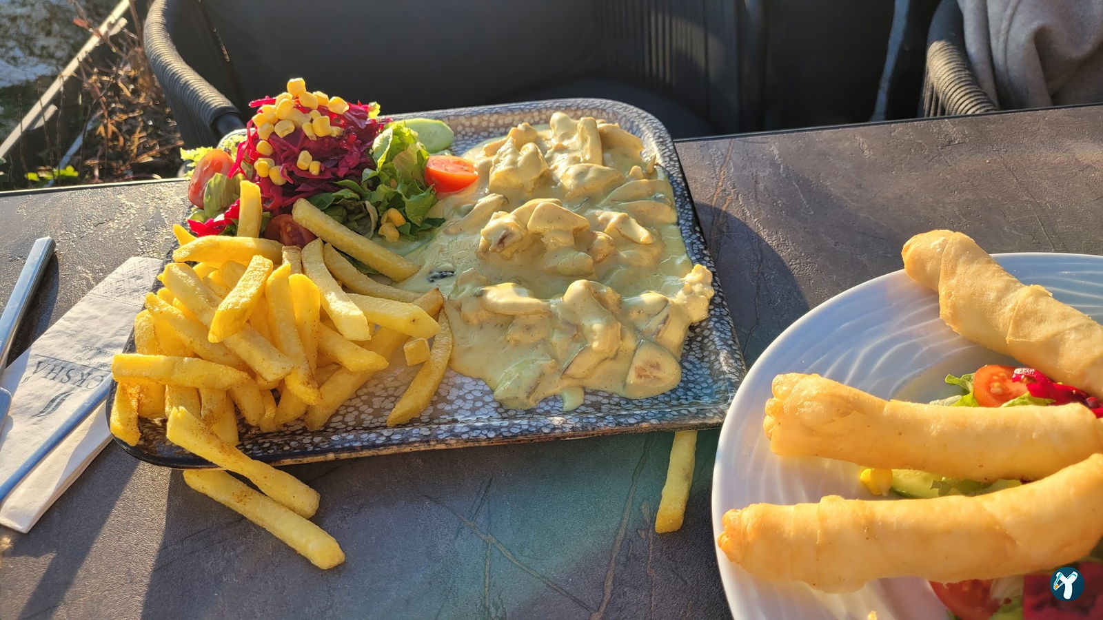 Lucksha Cafe & Restaurant
