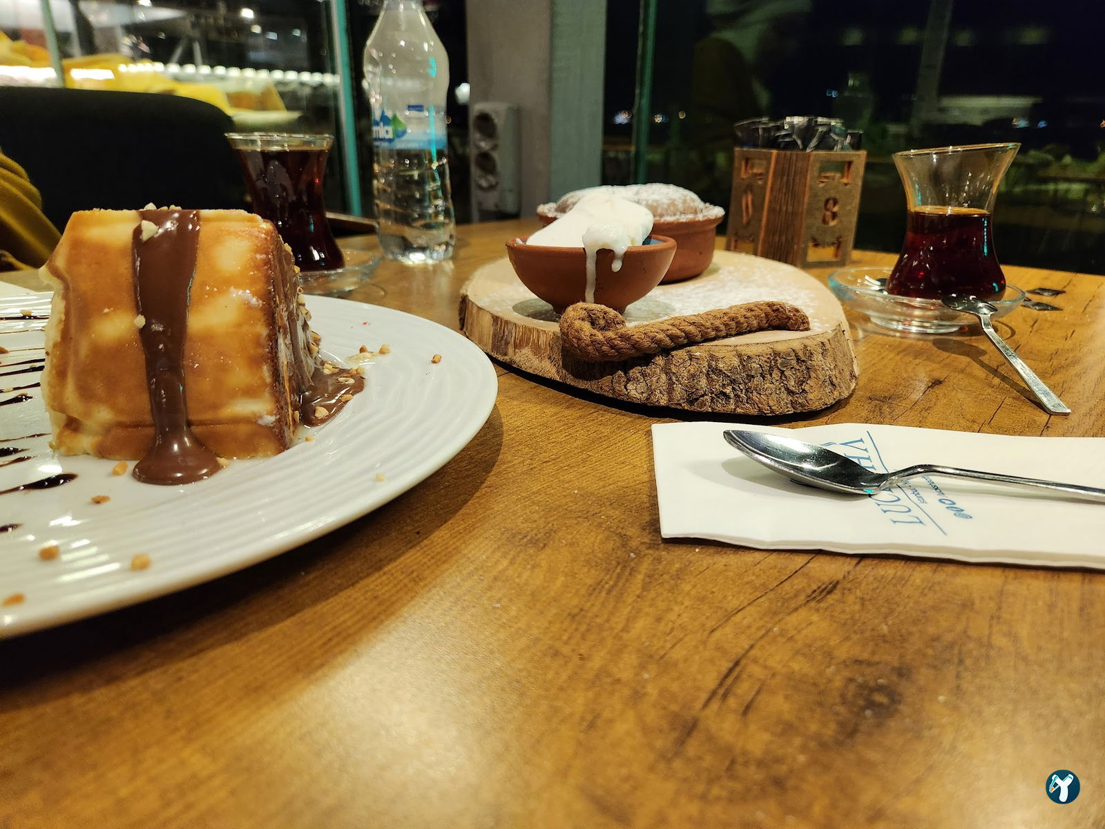 Lucksha Cafe & Restaurant